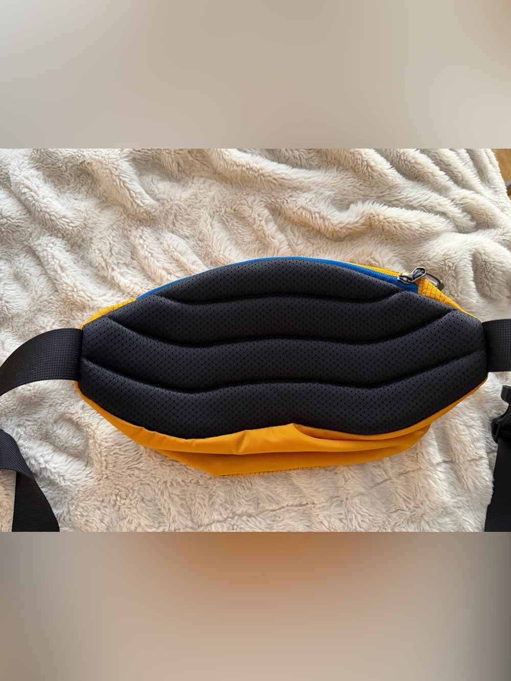 Gregory Yellow Grid Ripstop Waist Bag with Adjustable Black Strap - Picture 3 of 8